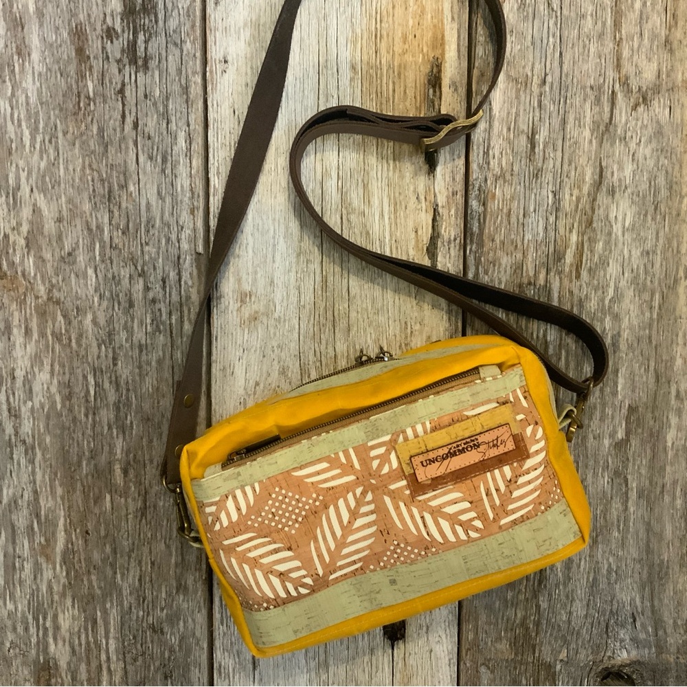 Women’s waxed canvas and cork fabric crossbody